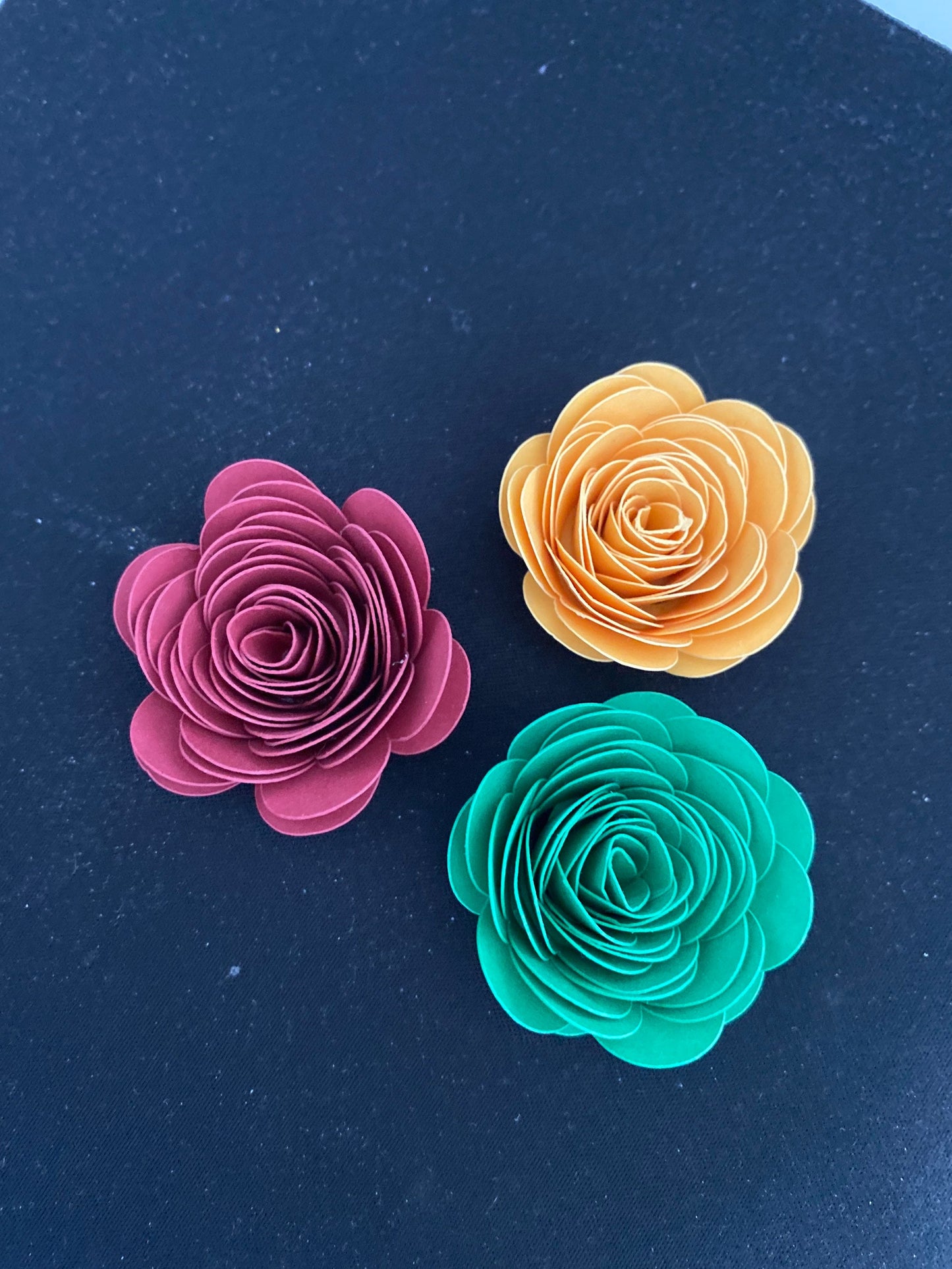 60 mini paper flowers